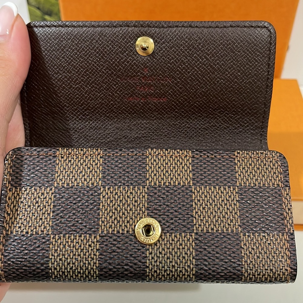 SOLD❤️Authentic LV DE 4 key holder 🔑 - Picture 15 of 15